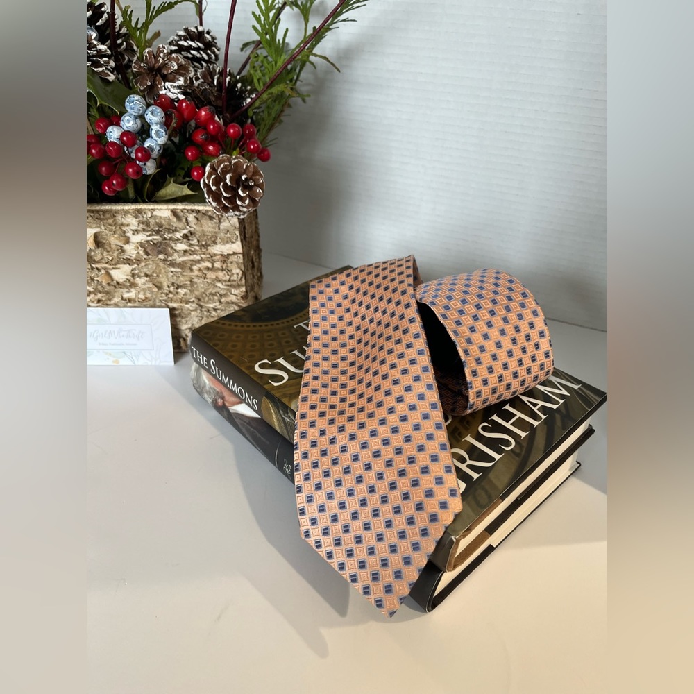 TOMMY HILFIGER Silk Necktie Preppy Pink w Square Dots in Blue